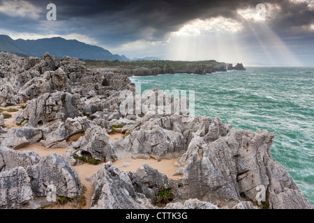 Kalksteinfelsen, Llames de Pría Llanes, Asturien, Stockfoto