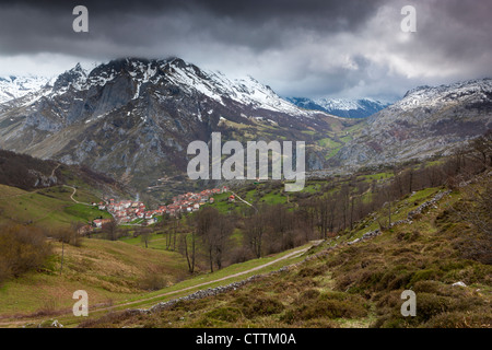 Sotres aus Invernales De La Caballa, Picos de Europa Asturien Gemeinde Cabrales, Spanien Stockfoto