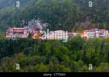 Basilika Santa María la Real von Covadonga, Picos de Europa, Asturien, Spanien Stockfoto