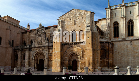 Romanische Kirche von San Isidoro.Leon Stockfoto