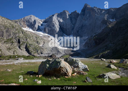 Die Vignemale und die Überreste des Oulettes Gletschers aus dem Süden französische Pyrenäen Frankreich Stockfoto