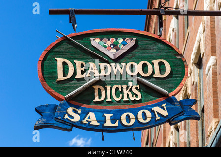 "Deadwood Dicks" Saloon Schilder, Sherman Street im historischen Stadt Deadwood, South Dakota, wo Wild Bill Hickok wurde getötet, USA Stockfoto