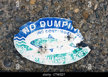 Alten Bezirk von Columbia-Abteilung für die Umwelt tun nicht verschmutzen entwässert, Anacostia River unterzeichnen am oberen Rand eine Sturm-drainage Stockfoto