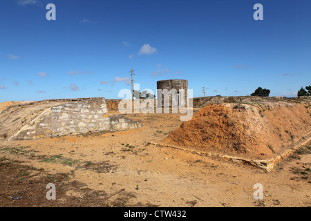 Traversen, Teil der Verteidigungsanlagen im Forte de São Vicente, eine der Linien von Torres Vedras, Portugal. Stockfoto