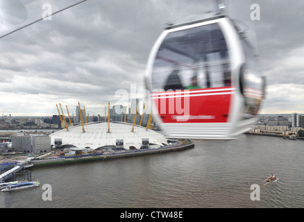 Auf der Emirates Air-Line zeigt die O2-Arena (The Millennium Dome) Stockfoto