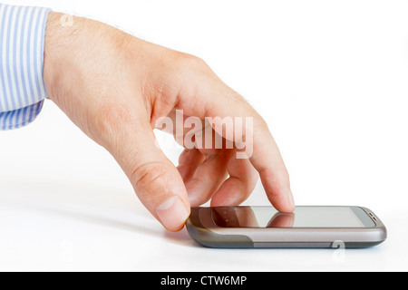 Man zeigen Hände auf Touchscreen-Gerät Stockfoto