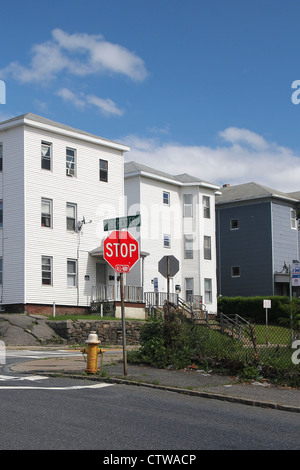 Schnittpunkt in einem Wohn-Abschnitt von Worcester, Massachusetts Stockfoto