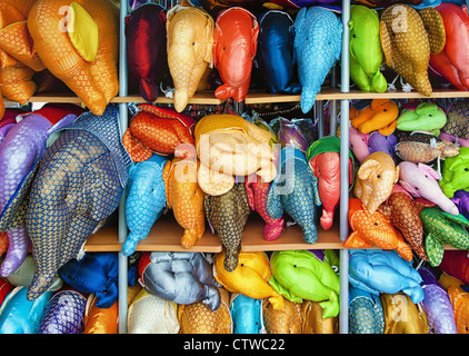 Stoffelefanten Spielzeug zum Verkauf in Pattaya thailand Stockfoto