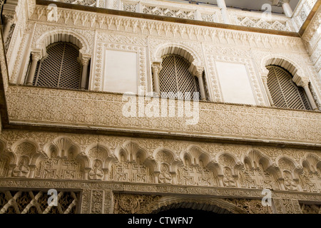 Wand / Wand / innen des Innenhofs der Puppen. Spanisch: Patio de Las Munecas bei Real Alcazar De Sevilla / Sevilla. Spanien Stockfoto