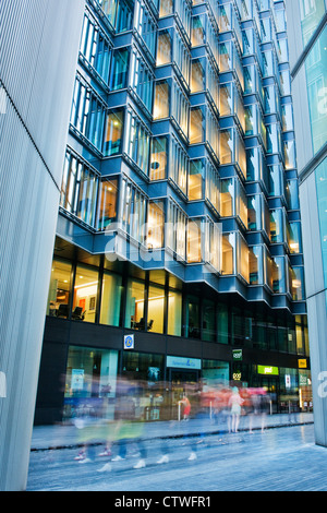 Einen Blick auf mehr London Business Estate eine Norman Foster and Partners Entwicklung von London Bridge, Southwark, London England UK Stockfoto