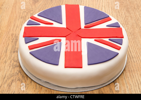 Victoria-Biskuit mit UK Flagge Vereisung Deko - Studio gedreht Stockfoto