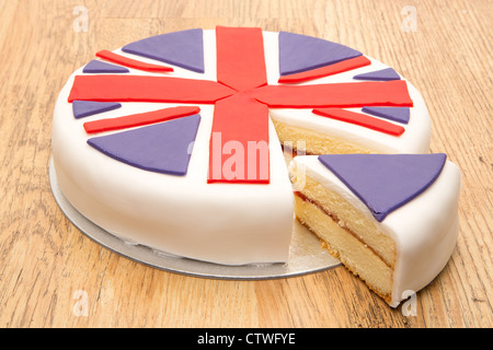 Victoria-Biskuit mit UK Flagge Vereisung Deko - Studio gedreht Stockfoto