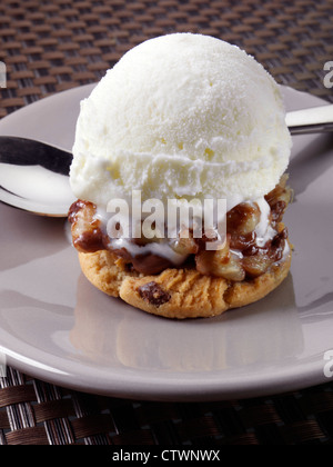 Mit Eis mit Schokosplittern Stockfoto