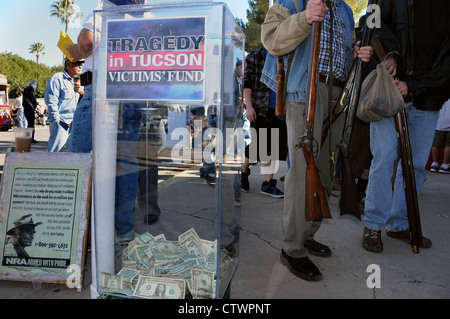 Außen an der Kreuzung der Westen Pistole zeigt, Pima County Fairgrounds, Tucson, Arizona, USA. Stockfoto