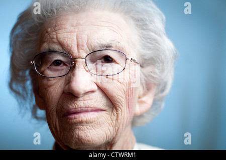 Portrait einer älteren Frau Stockfoto
