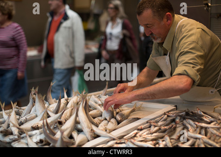 Sardinen auf dem Markt Malaga Spanien verkauft Stockfoto