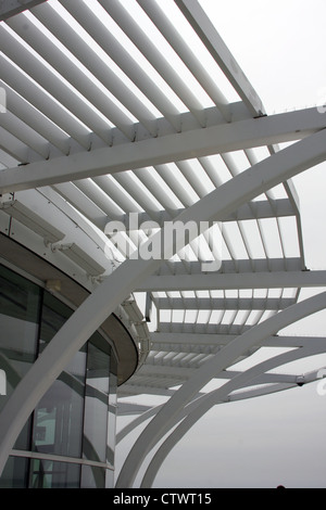 Der Blick auf die Architektur von Discovery World an der Seepromenade von See Michigan Milwaukee Wisconsin Stockfoto