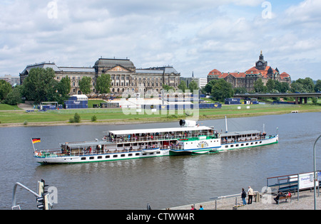 Raddampfer am Fluss Elbe, Dresden, Sachsen, Deutschland Stockfoto