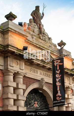 NEWCASTLE, Großbritannien - 02. AUGUST 2012: Fassade des Old Fish Market am Kai Stockfoto