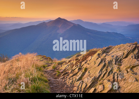 Bieszczady-Nationalpark, vor Sonnenaufgang, Polen, Europa Stockfoto