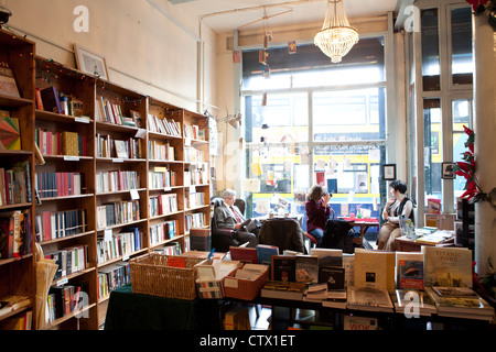 Gewundene Treppe Buchhandlung Dublin Irland Stockfoto