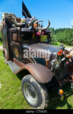 Waterperry Kunst in Aktion 2012 - Miss Hepburnella, ein einzigartiges Leder gebundenes Auto 4 Stockfoto