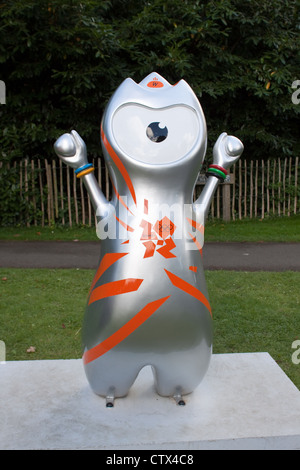 Das London 2012 offizielle Maskottchen Wenlock außerhalb des Geländes Rudern und Rudersport Eton Dorney. Stockfoto