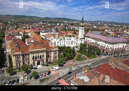 Panoramablick auf Târgu Mureș (Tirgu Mures) mit dem Museum und dem Rathaus. Karpaten Siebenbürgen Rumänien Osteuropa EU Stockfoto