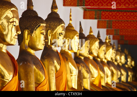 Sitzende Buddha-Statuen, Thailand Stockfoto