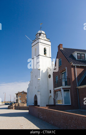Het Witte Kerkje [die Weiße Kirche], allgemein bekannt als de Oude Kerk [die Alte Kirche], auch bekannt als de Sint Andreas Kerk, Katwijk Aan Zee, Holland. Stockfoto
