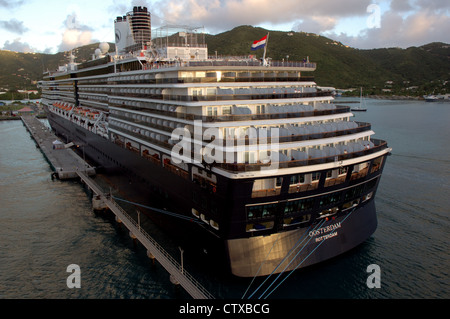 Holland America Line Kreuzfahrtschiff Oosterdam in Road Town, Tortola, British Virgin Islands Stockfoto