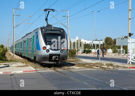 Intercity elektrische Geschwindigkeit trainieren im Flughafenbahnhof Monastir in Tunesien, Afrika Stockfoto