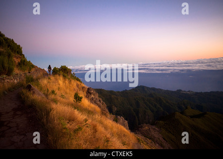 Wanderweg von Achada Teixeira bis zum höchsten Punkt auf der Insel Madeira Pico Ruivo Stockfoto