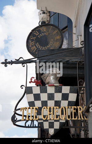 Das 16. Jahrhundert Chequers veröffentlicht Zeichen, High Street, Oxford, Oxfordshire, England, Vereinigtes Königreich Stockfoto