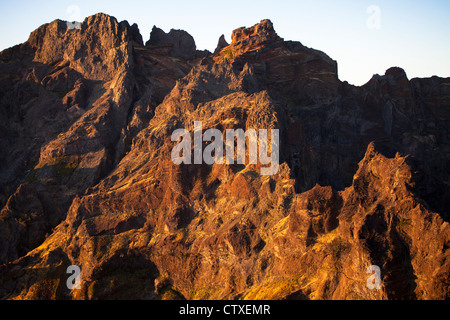 Wanderweg von Achada Teixeira bis zum höchsten Punkt auf der Insel Madeira Pico Ruivo Stockfoto