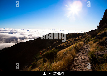 Wanderweg von Achada Teixeira bis zum höchsten Punkt auf der Insel Madeira Pico Ruivo Stockfoto