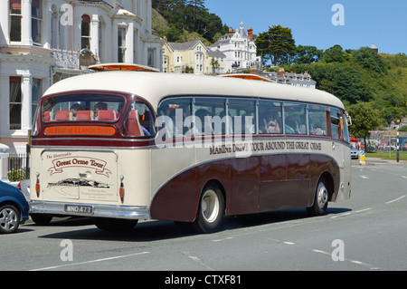 Altmodische Trainer für landschaftlich reizvolle Tour rund um den Great Orme Schiffsantrieb verwendet wird Stockfoto