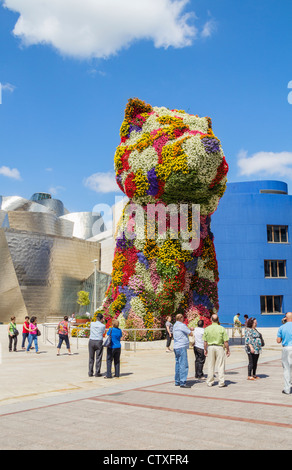 Jeff Koons Welpen Skulptur außerhalb Guggenheimmuseum in Bilbao, Baskenland, Spanien Stockfoto