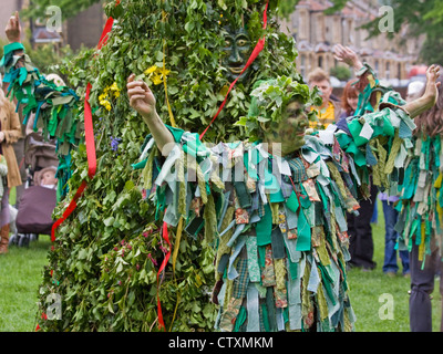 Teilnehmer eine Buchse für die grünen Parade in Bristol. Der mittelalterliche Brauch markieren den Beginn des Sommers ist vor kurzem wieder belebt worden Stockfoto