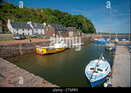 Avoch Hafen auf den Moray Firth bietet Delphinbeobachtungen Bootsfahrten.  SCO 8271 Stockfoto