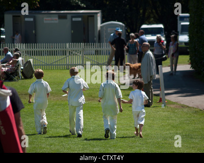 Beobachten die Grille in Arundel, West Sussex an einem sonnigen Tag. Stockfoto