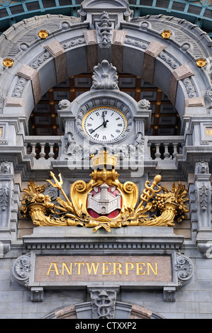 Antwerpen / Antwerpen, Belgien. "Antwerpen" Detail im Hauptbahnhof Stockfoto