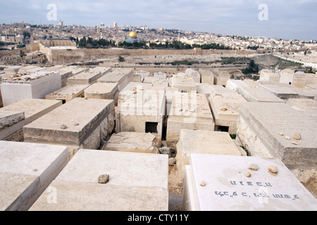 Blick auf Jerusalem und den Gräbern auf dem Ölberg. Stockfoto