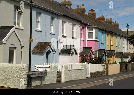 Farbige Häuser - Springfield Terrasse, Westward Ho, Devon, England. Stockfoto