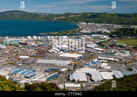 Lower Hutt Industriegebiet und den Hutt River durch Wellington Harbour in New Zealand. Stockfoto