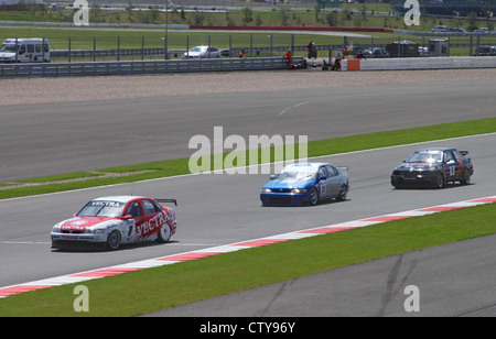 Rennen bei Fujifilm Tourenwagen Trophy 1970-2000 Silverstone Classic 22. Juli 2012 Vauxhall Vectra vorn Stockfoto