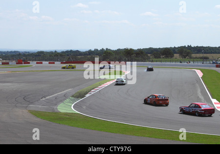 Rennen in die Schlaufe am Fujifilm Tourenwagen Trophäe 1970-2000 Silverstone Classic 22. Juli 2012 Stockfoto