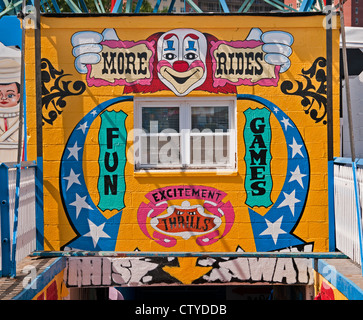 Deno es Wonder Wheel Vergnügungspark Coney Island Luna Beach Boardwalk Brooklyn New York Stockfoto