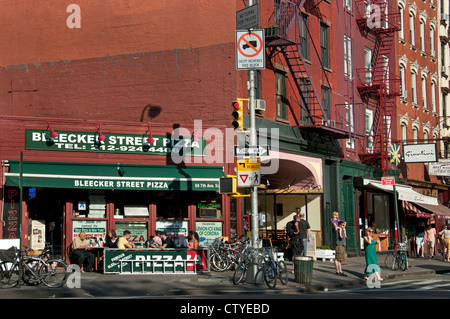 Bleecker Street 6th Avenue West Village (Greenwich Village) Manhattan New York Vereinigte Staaten von Amerika Stockfoto