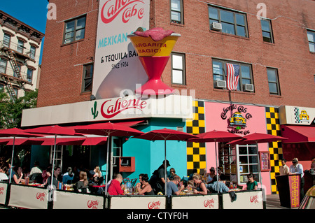 Dorf (Greenwich Village) Westterrasse Caliente bar Kneipe Café Diner Restaurant Manhattan New York Vereinigte Staaten von Amerika Stockfoto